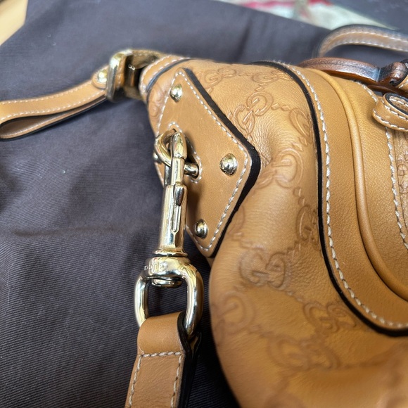 Gucci Monogrammed Shoulder Bag - Picture 3 of 14